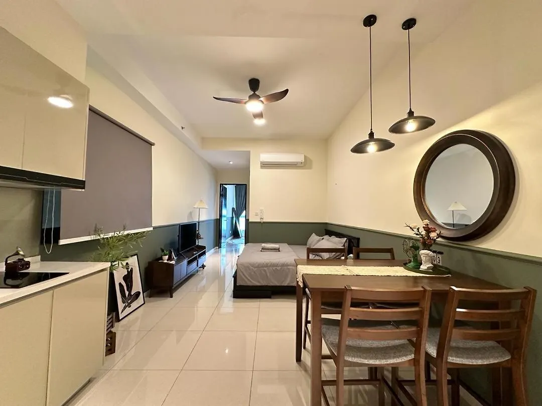 Apartment Paradigm Residence Studio 4Pax 2King Bed Netflix Wifi Johor Bahru